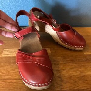 Elegant Red Leather Women's Clogs